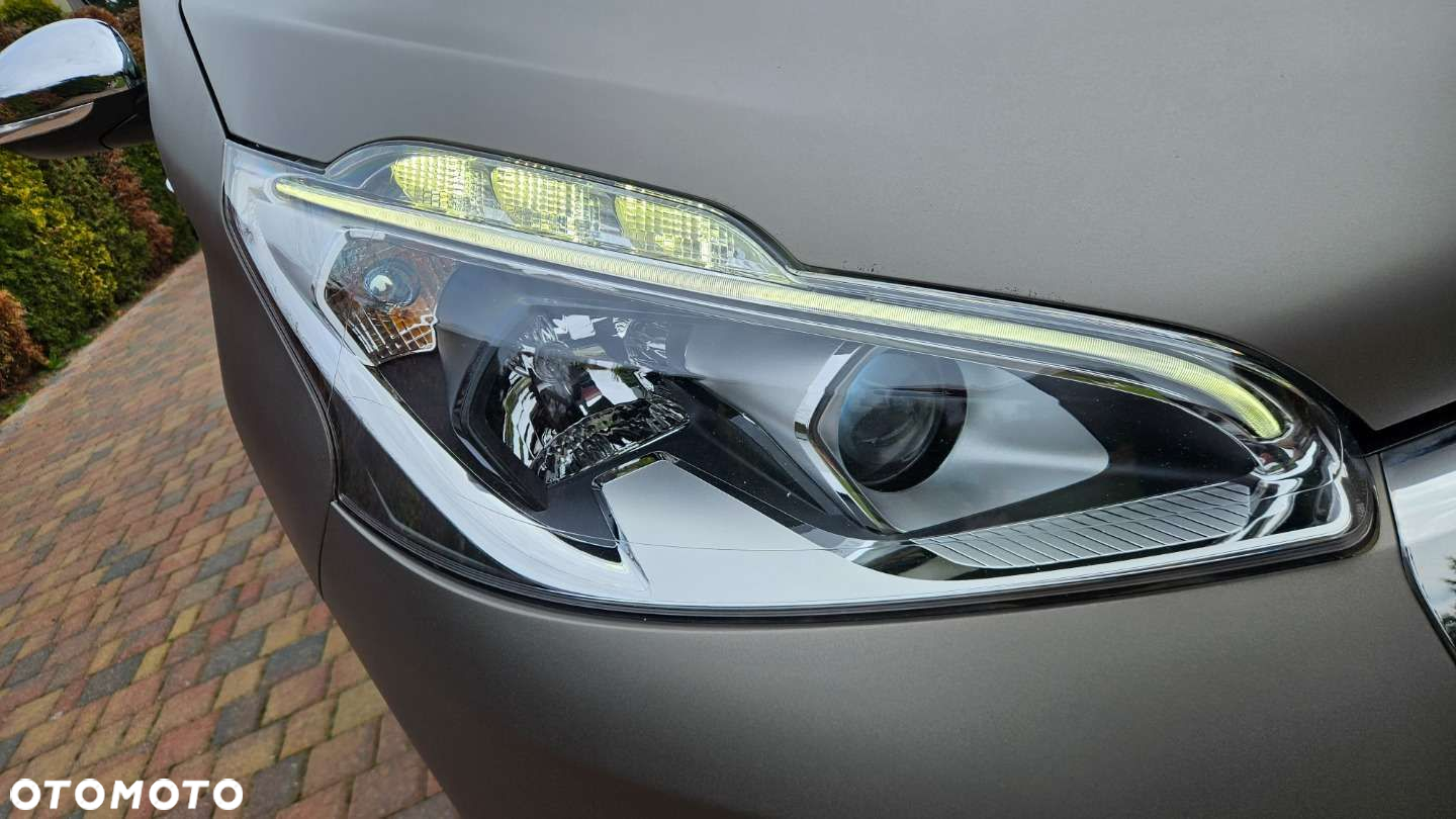 Peugeot 208 PureTech 110 Stop & Start Signature - 12