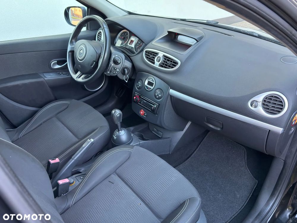 Renault Clio - 31