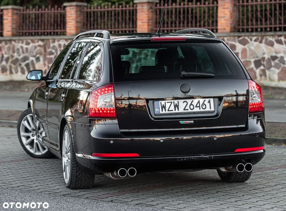 Skoda Octavia Combi 2.0 TDI CR DPF RS - 8