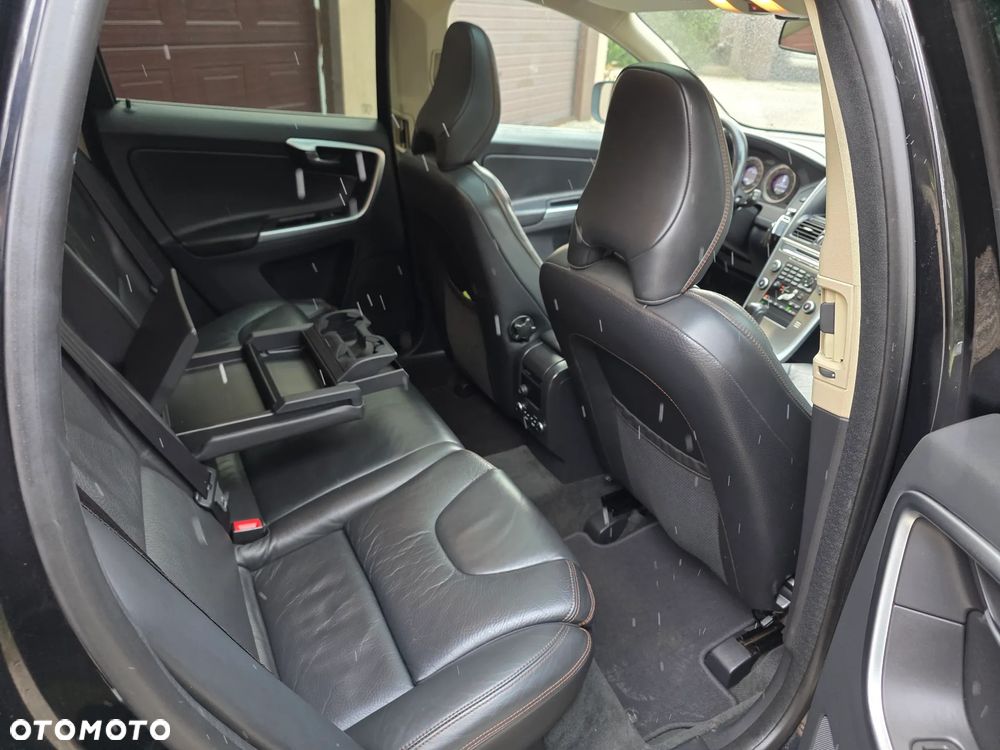 Volvo XC 60 D5 AWD Summum - 11