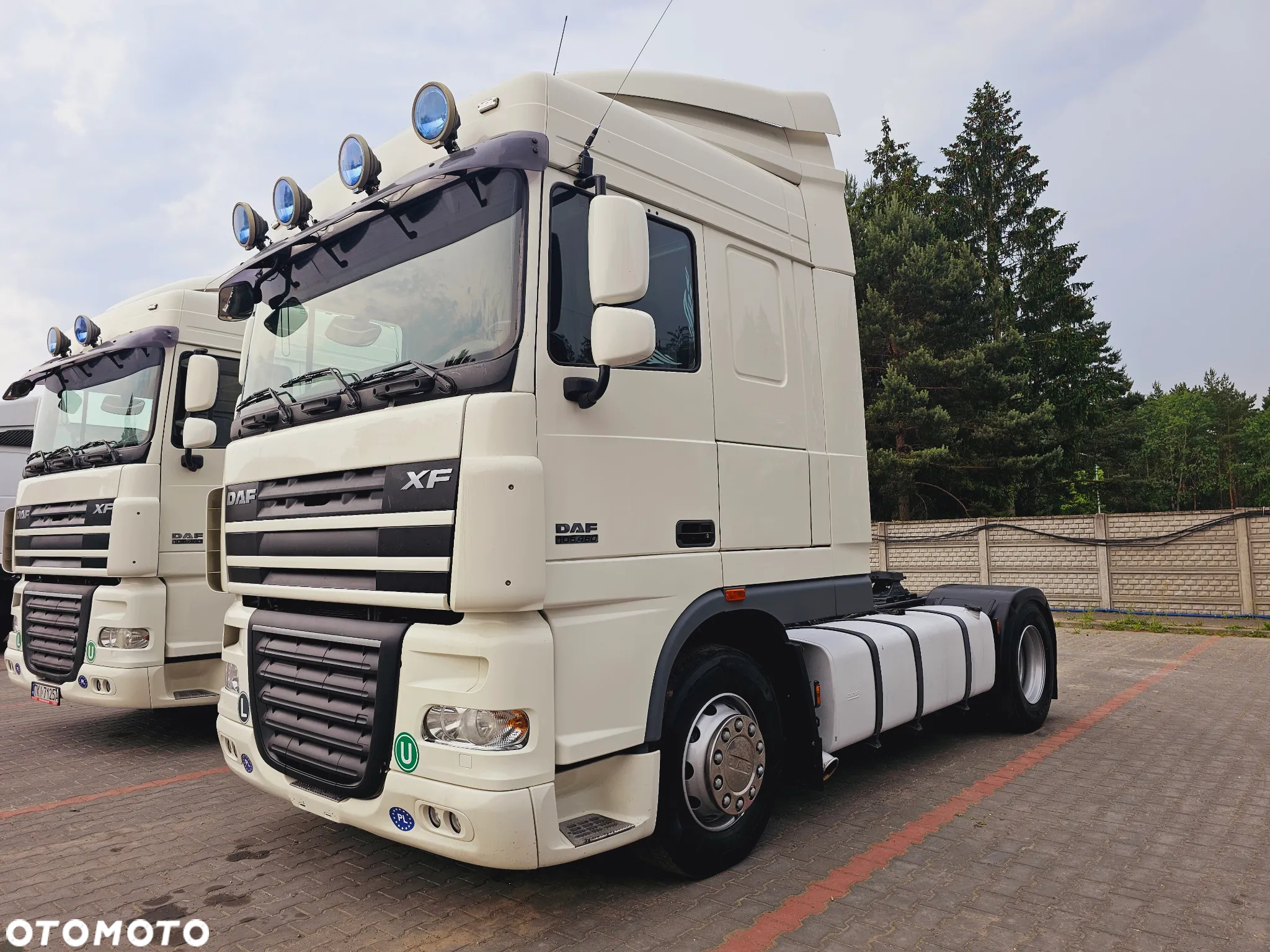 DAF XF 105 460 * EURO 5 * MANUAL* 2010 * STANDARD * SPACE CAB - 2
