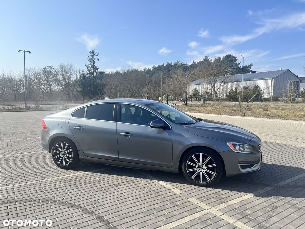 Volvo S60 - 2