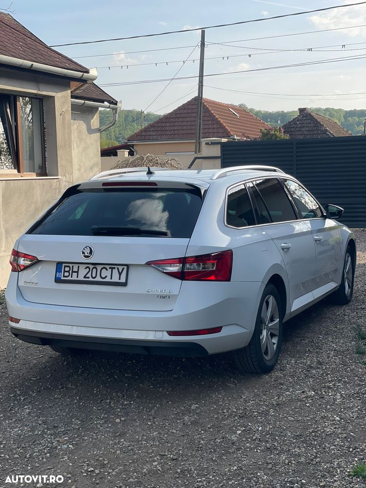 Skoda Superb 2.0 TDI 4X4 DSG L&K - 6