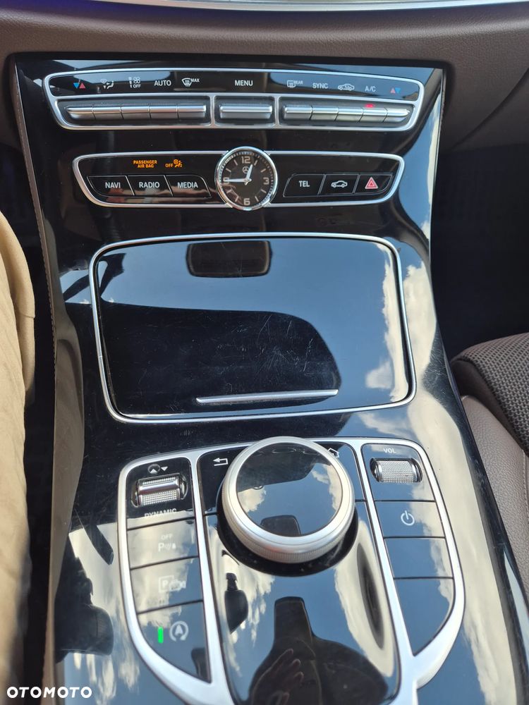 Mercedes-Benz Klasa E - 12