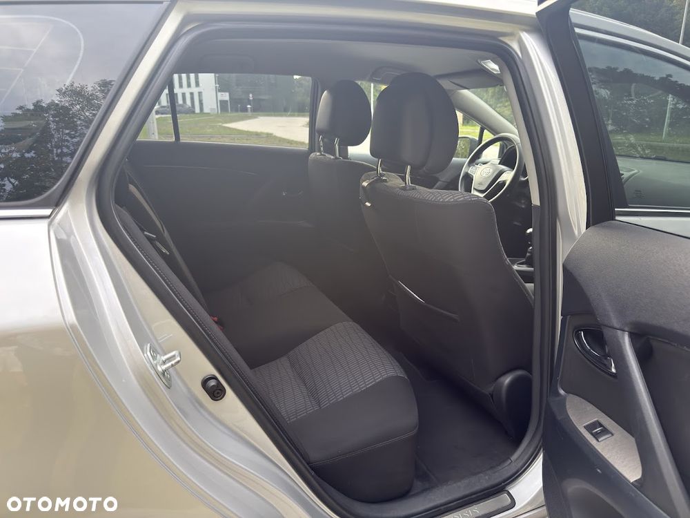 Toyota Avensis 1.8 Sol plus NAVI - 20