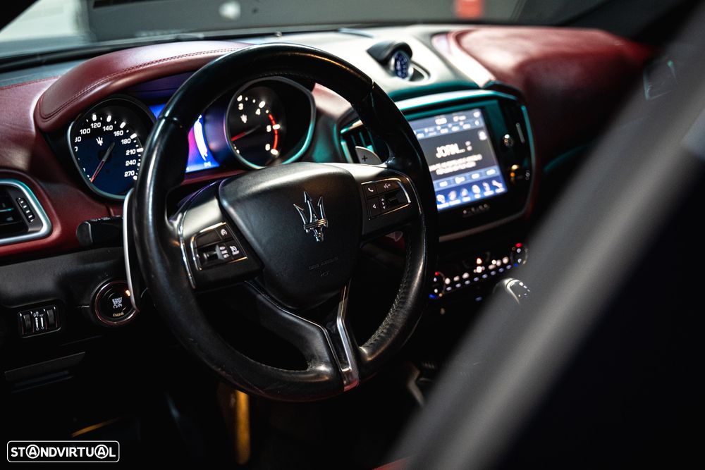 Maserati Ghibli 3.0 V6 - 8