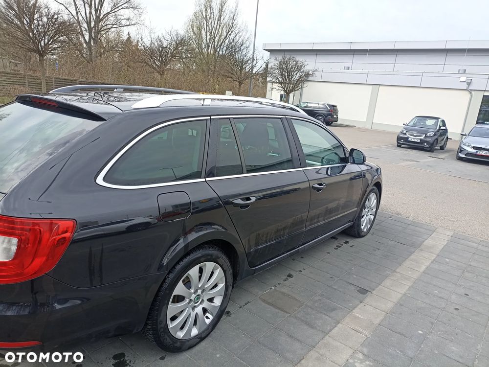 Skoda Superb 2.0 TSI Ambition DSG - 6