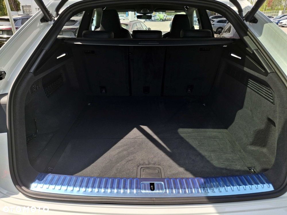 Audi Q8 - 10