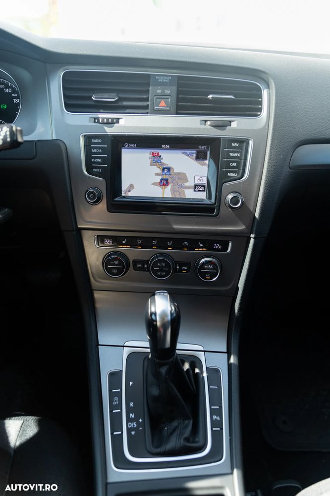 Volkswagen Golf 1.6 TDI DSG BMT Comfortline - 6