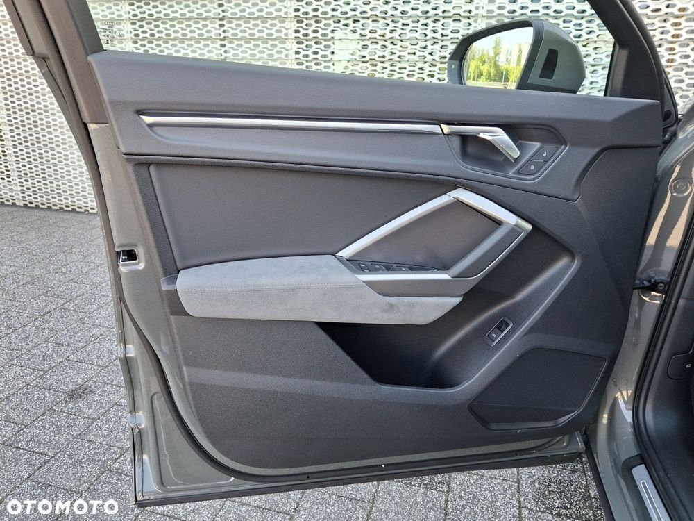 Audi Q3 Sportback - 8