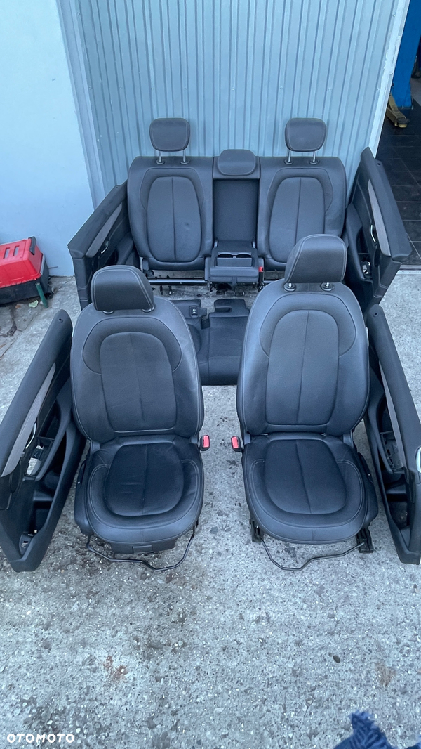 Bmw 2 active tourer f45 fotele kanapa boczki czarna tapicerka  skóra wentylowana