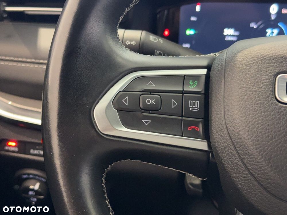 Jeep Compass - 24