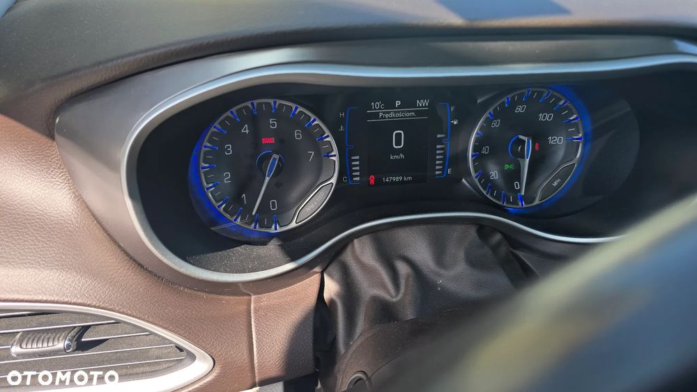 Chrysler Pacifica - 7