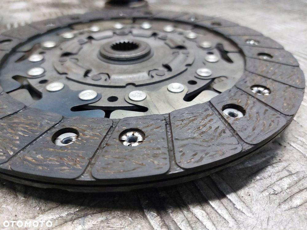 KOŁO DWUMASOWE + TARCZA DOCISK ŁOŻYSKO OPOROWE VOLVO V40 II 1.6 D 415053710 - 9