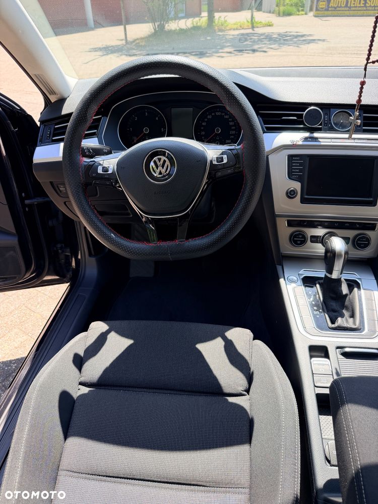 Volkswagen Passat - 9