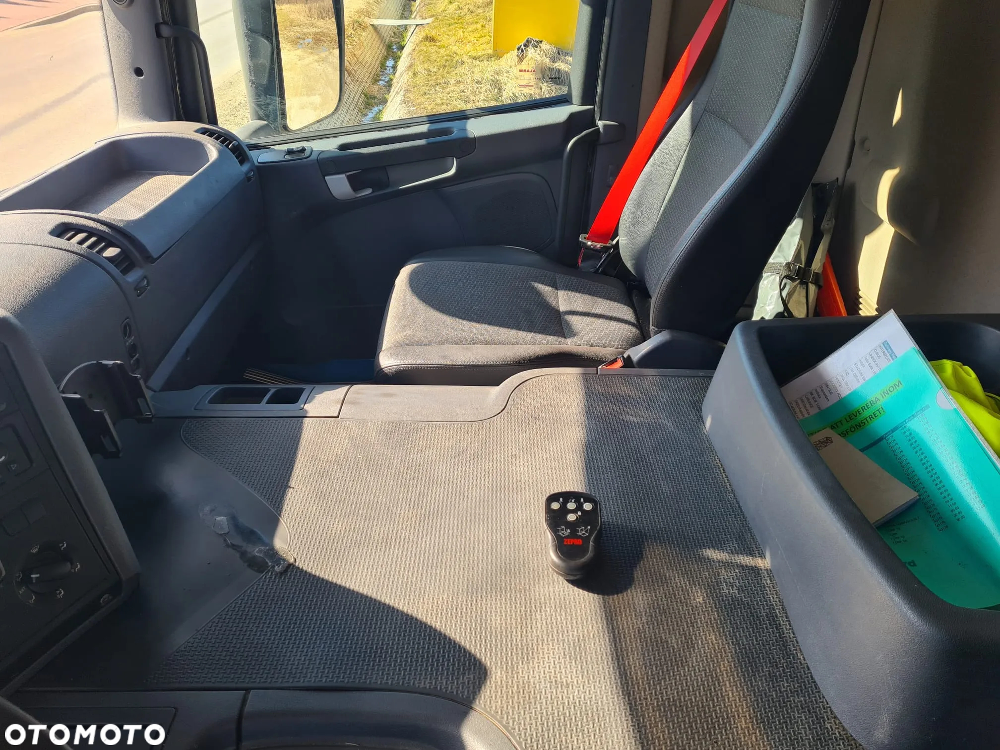 Scania P 230 250 280 320 EURO5 EURO6 OGRZEWANA IZOTERMA - 11