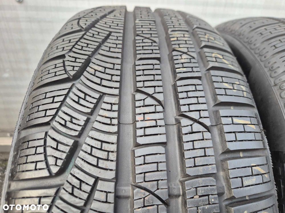 2x OPONY ZIMOWE 225/45/18 Pirelli Sotto Zero3 Winter 240 Sll 7MM 2023R