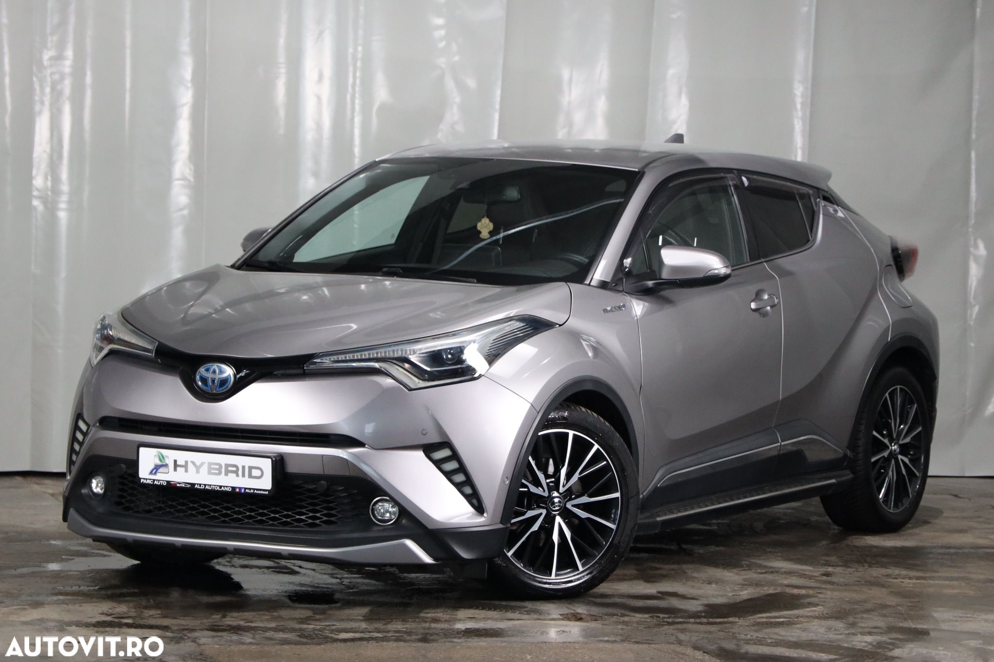 Toyota C-HR Hybrid Style - 1