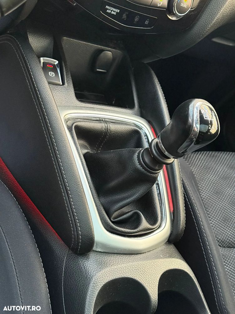 Nissan Qashqai 1.6 DCI N-Connecta - 12