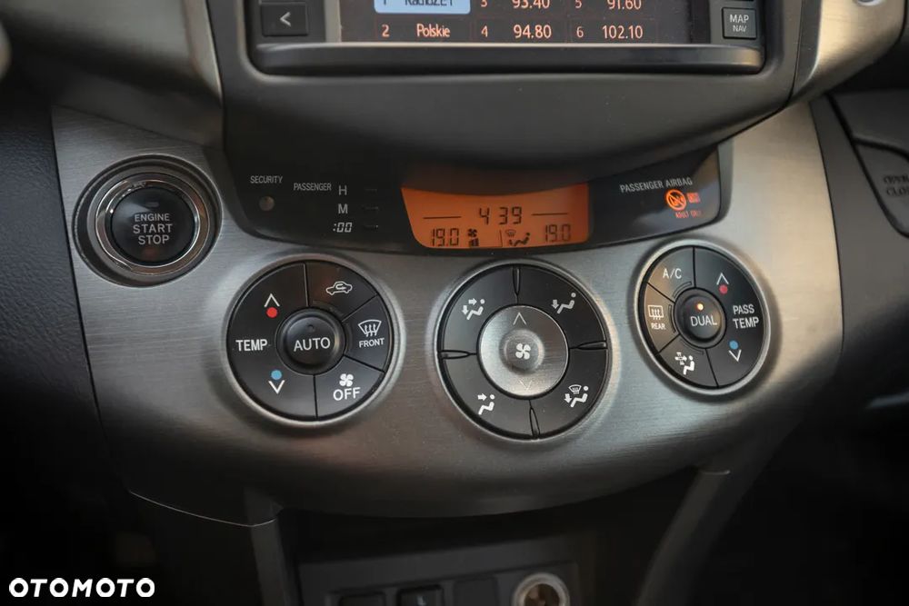 Toyota RAV4 2.2 D-CAT 4x4 Executive - 28