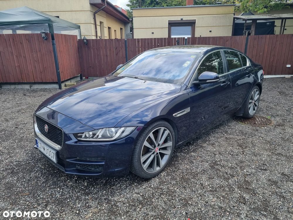 Jaguar XE 2.0 D AWD Portfolio - 2