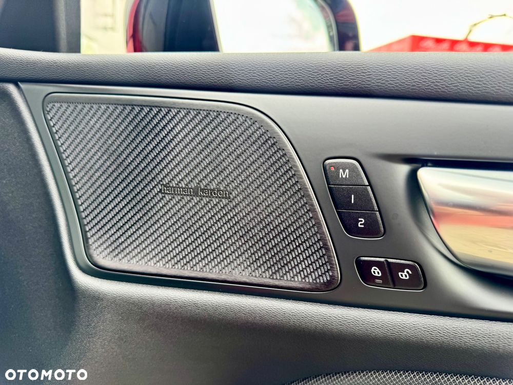 Volvo V60 B3 B R-Design - 31