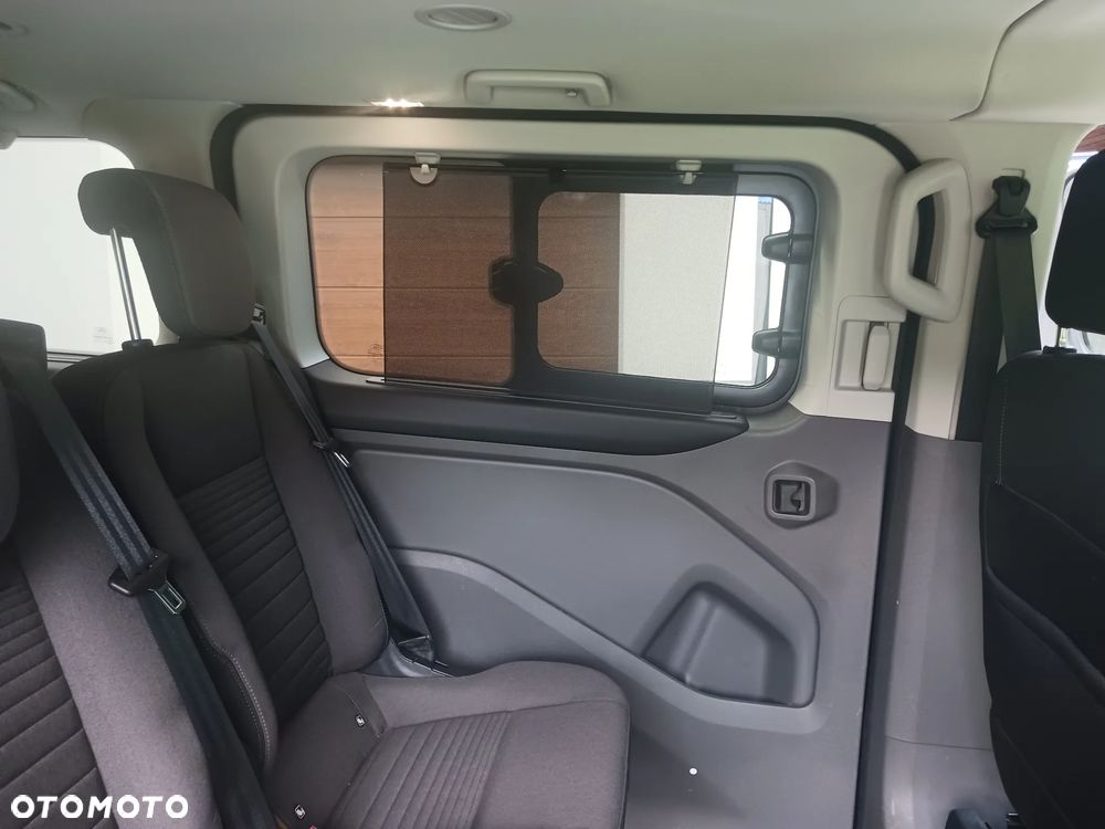 Ford Tourneo Custom 2.0 EcoBlue L1 Titanium - 12