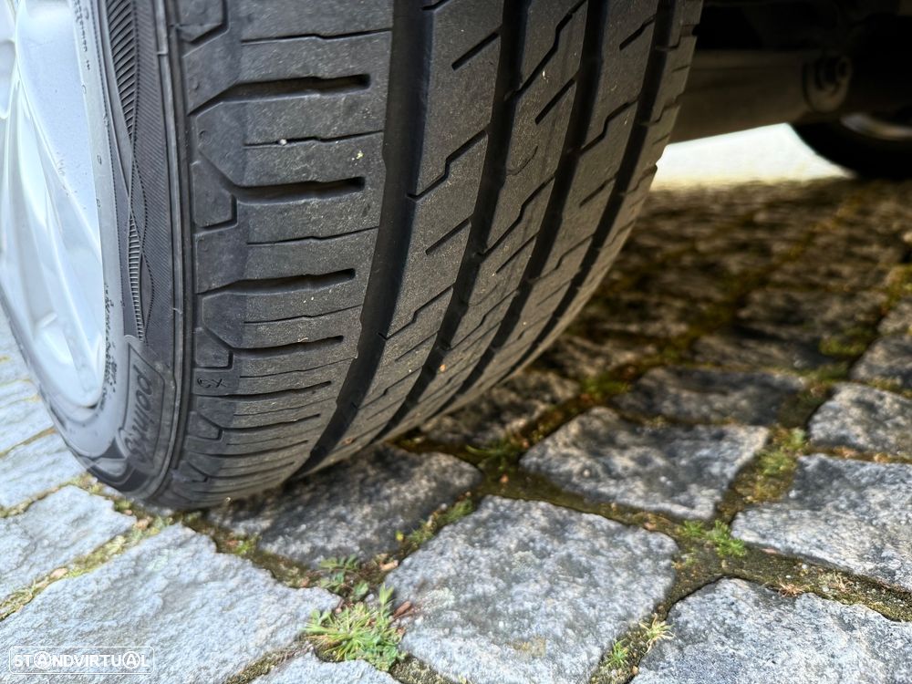 BMW 318 d LifeStyle - 21