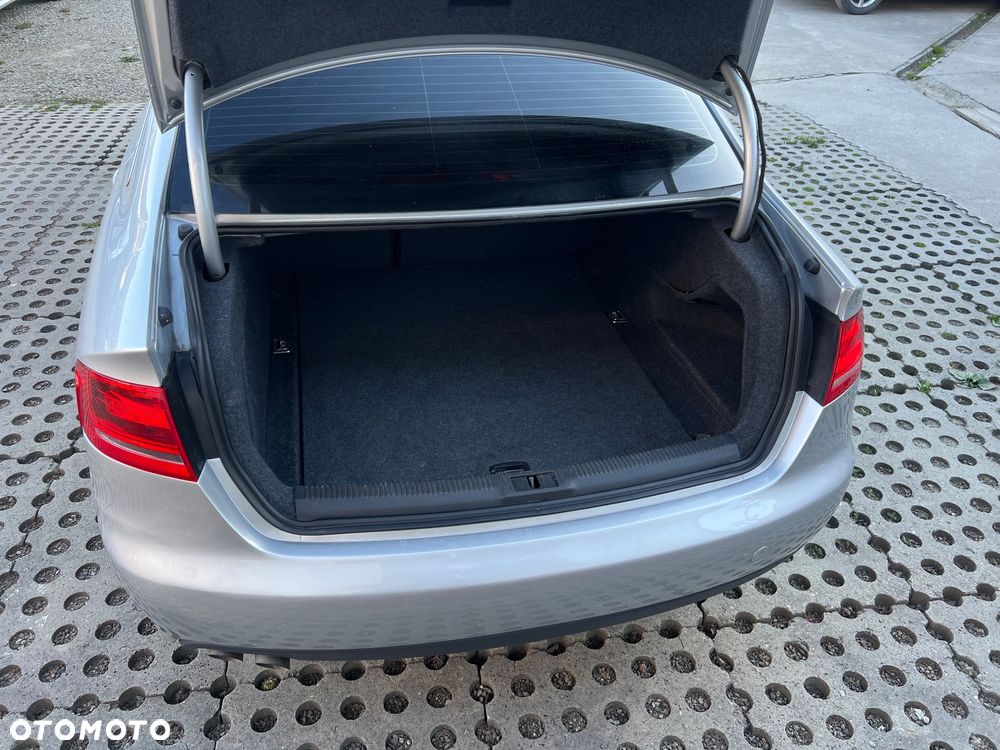 Audi A4 Avant 2.0 TDI - 9