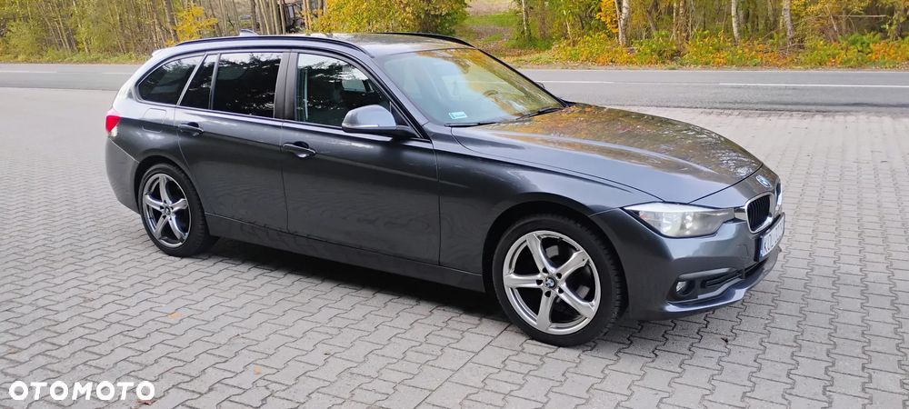 BMW Seria 3 318d Sport Line - 3
