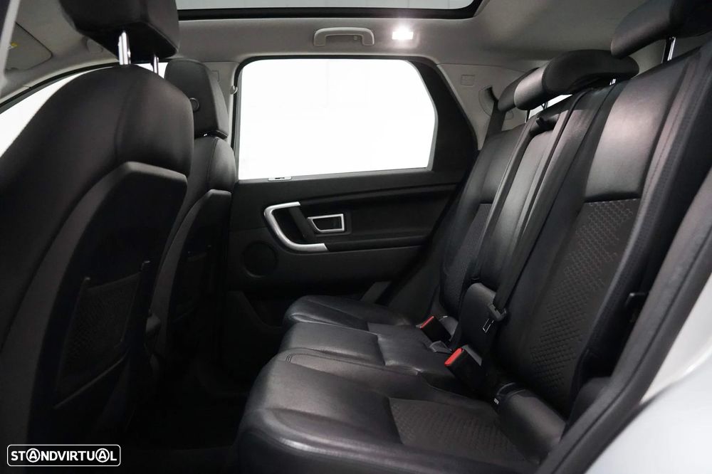 Land Rover Discovery Sport 2.0 TD4 SE Auto - 7