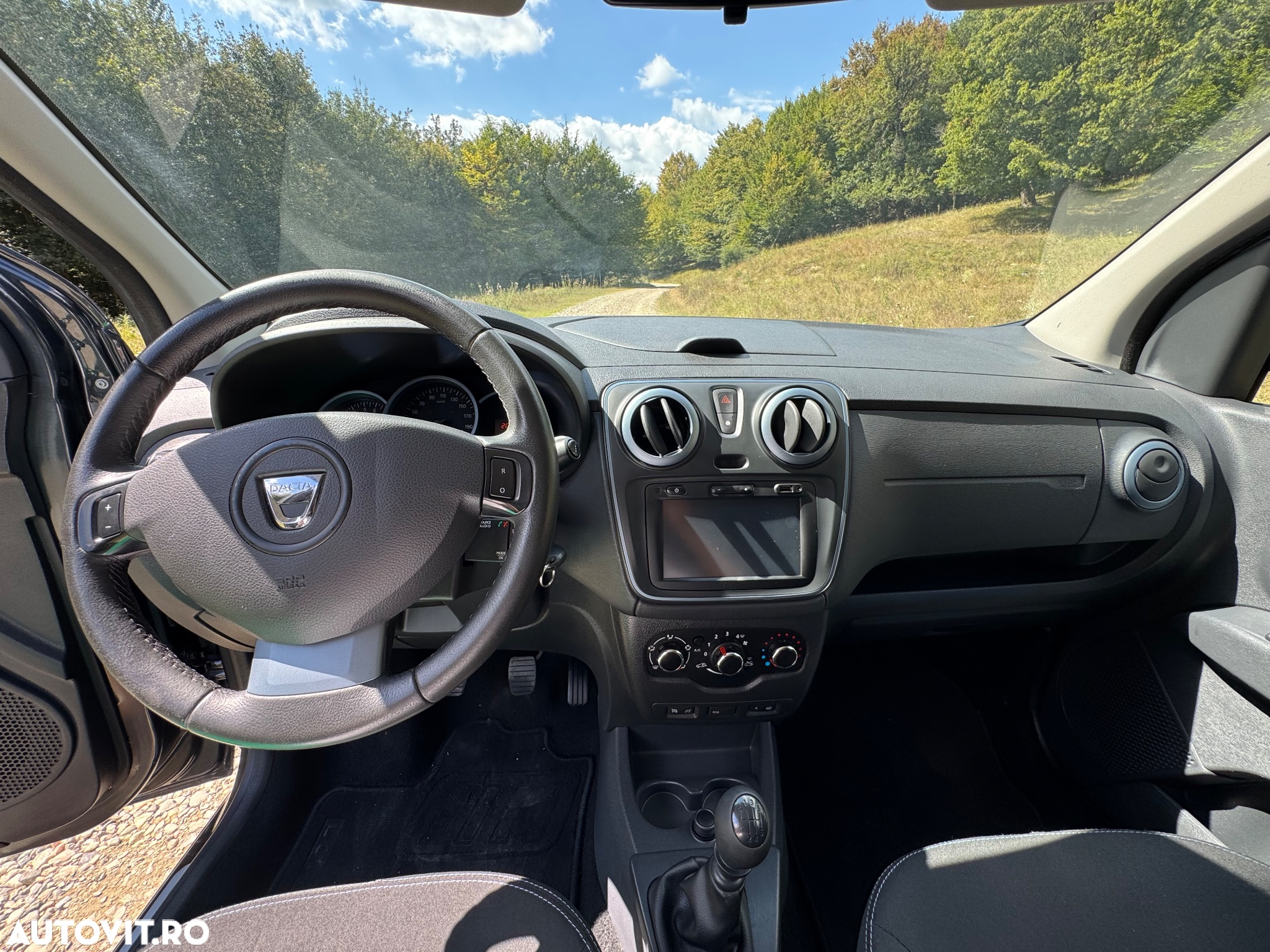 Dacia Lodgy 1.5 dCi 109 CP Stepway - 11