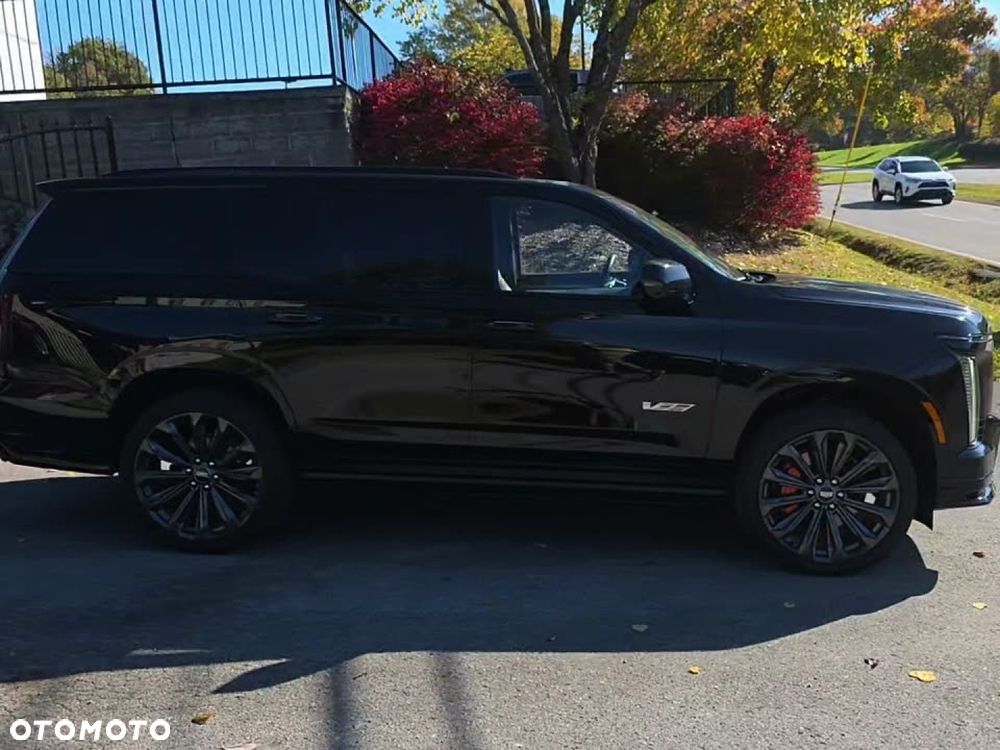 Cadillac Escalade - 4