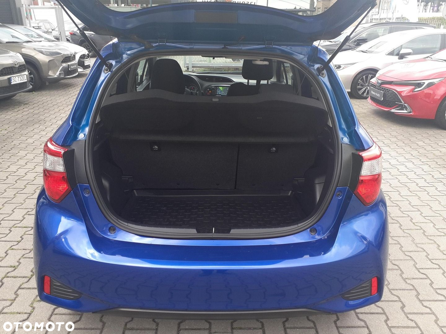 Toyota Yaris 1.5 Premium CVT - 27