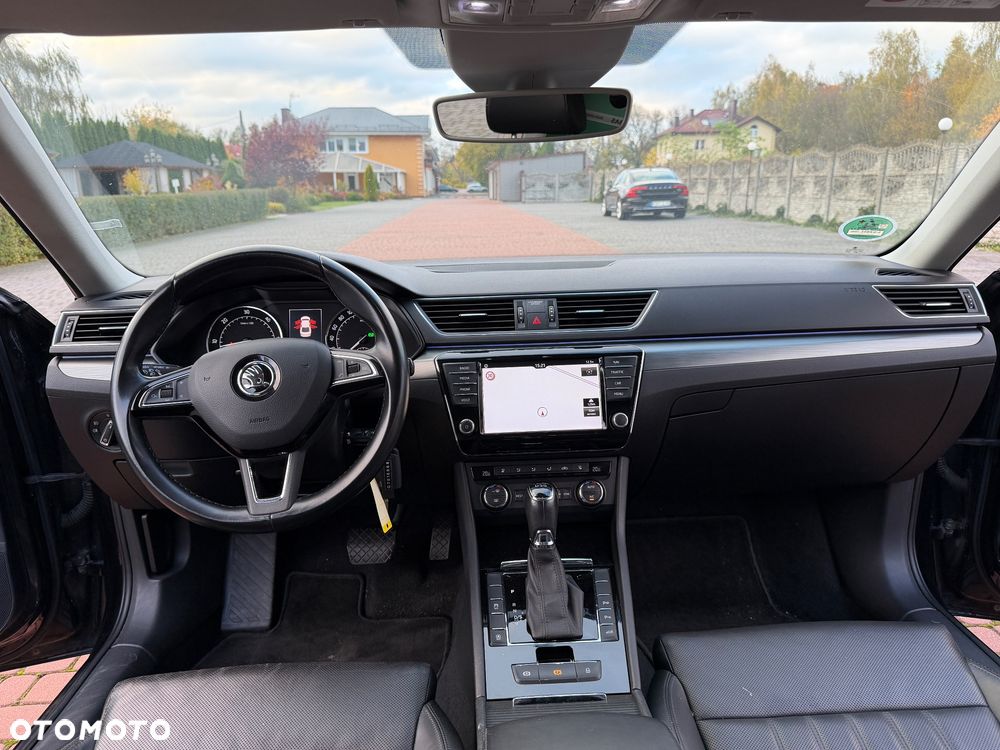 Skoda Superb 2.0 TDI DSG Sportline - 30