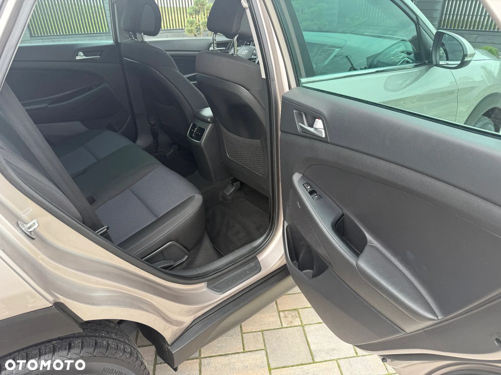 Hyundai Tucson blue 1.7 CRDi 2WD Style - 28