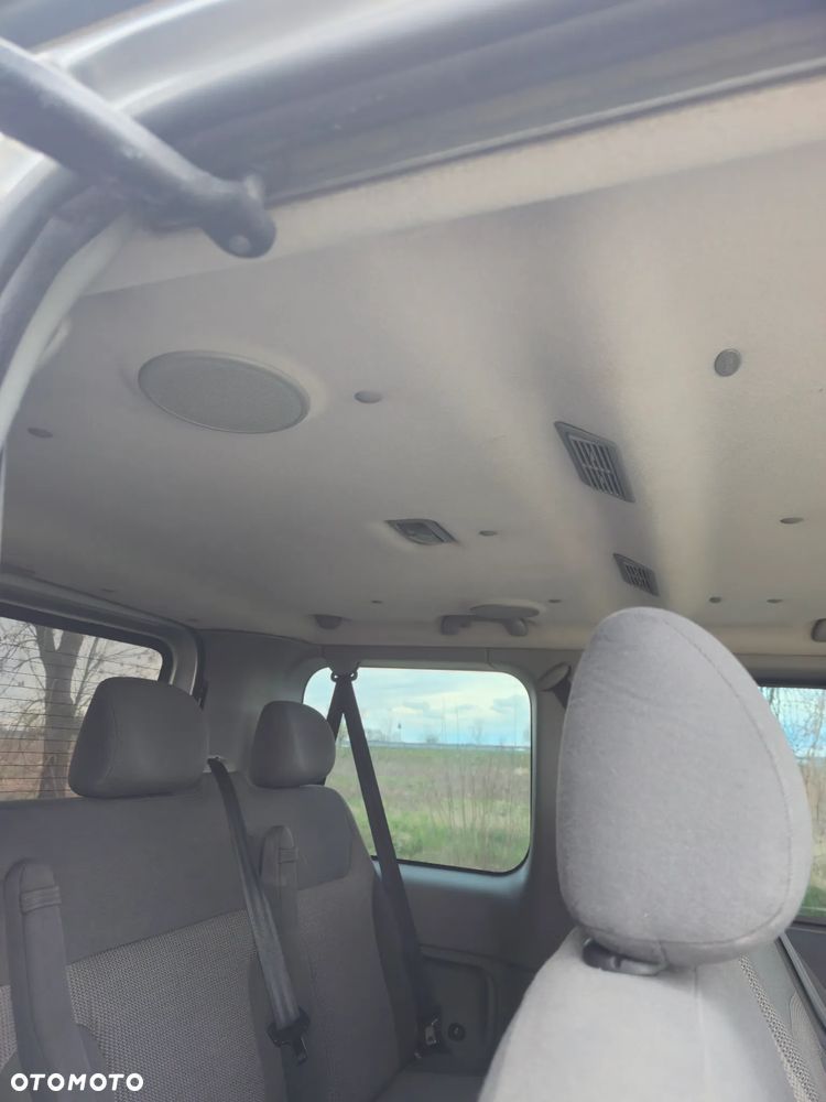 Opel Vivaro - 22