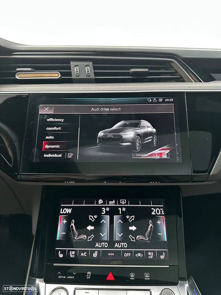 Audi e-tron 55 quattro S line - 33