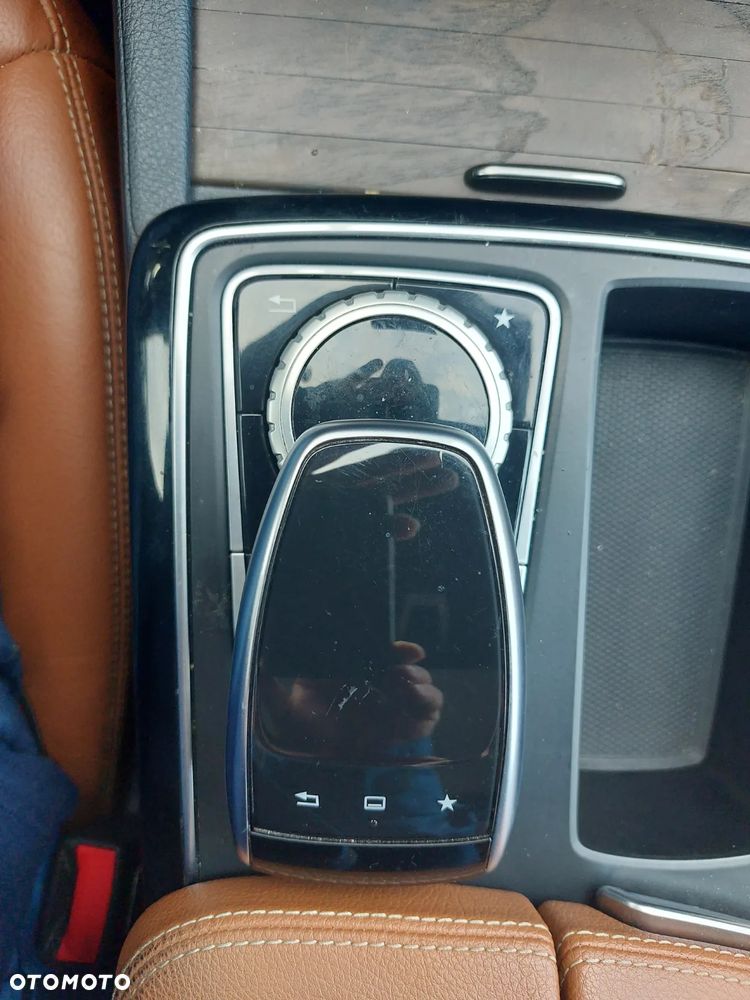 Mercedes-Benz GLE 250 d 4-Matic - 25