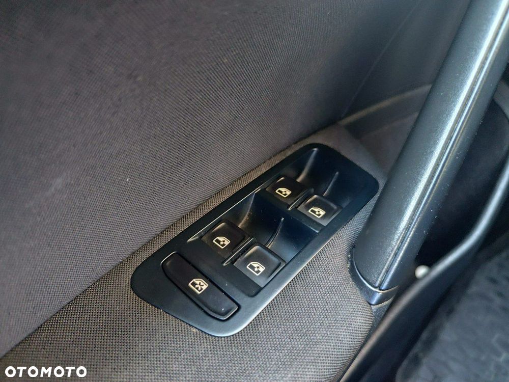 Volkswagen Golf - 11