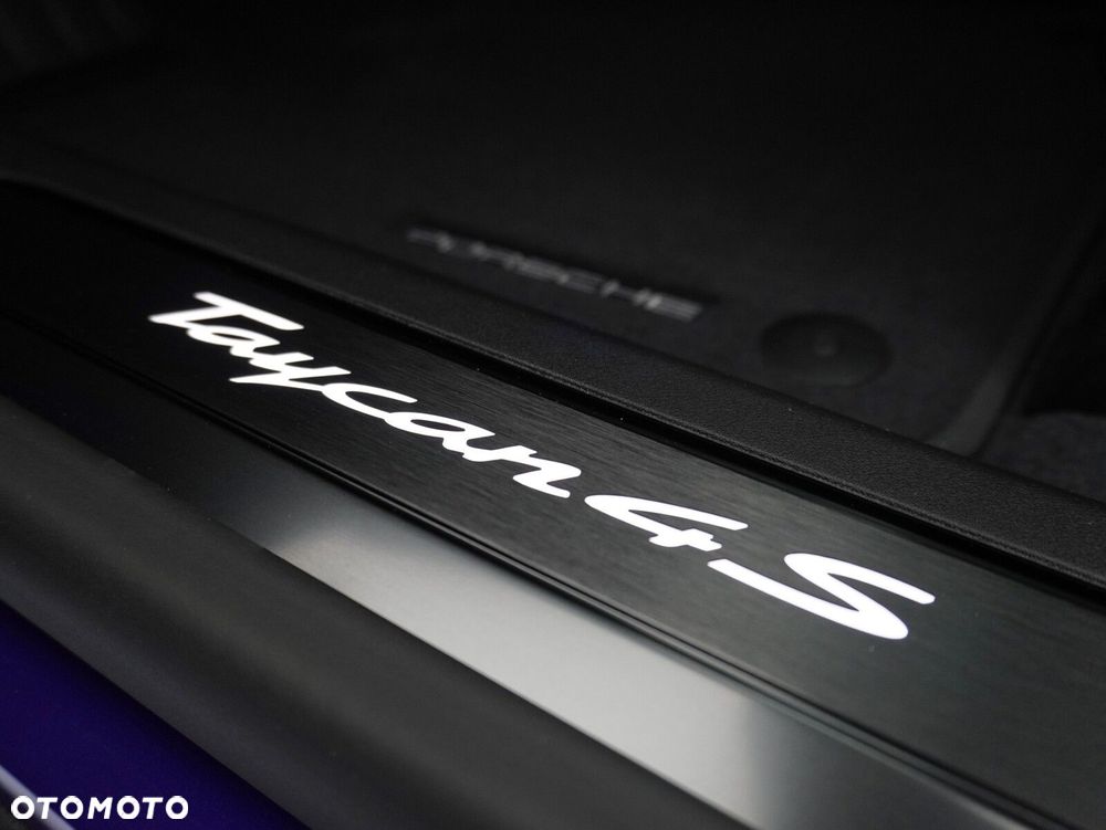 Porsche Taycan 105kWh 4S Black Edition - 25