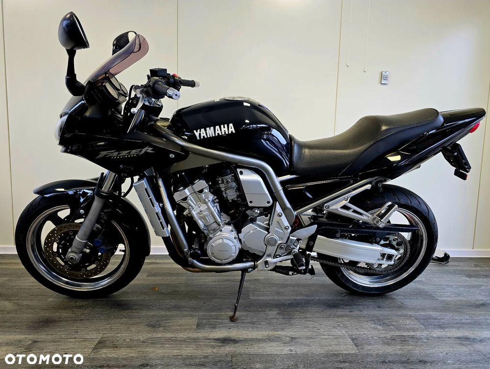 Yamaha FZS - 2