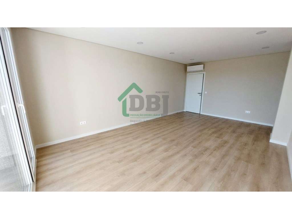 FABULOSO T3 DUPLEX NOVO - Boas áreas, 3 Suites! - Grande imagem: 4/24