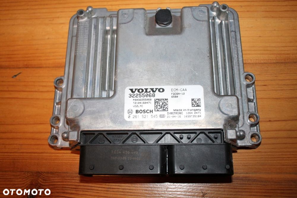 VOLVO XC40 KOMPUTER STEROWNIK SILNIKA 32255068 - 1