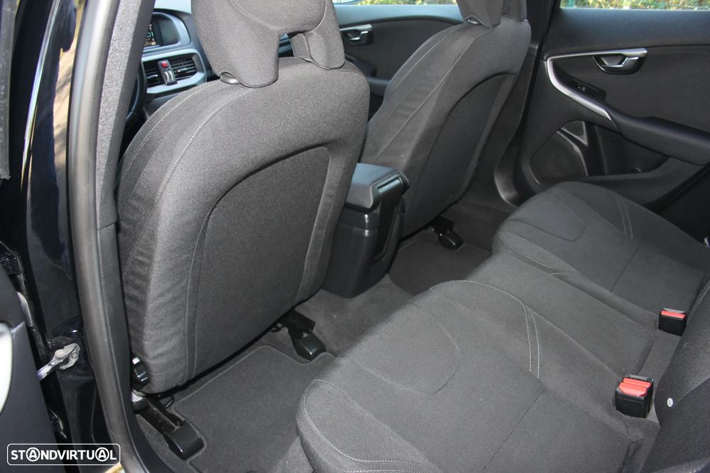 Volvo V40 2.0 D2 Momentum Eco - 20