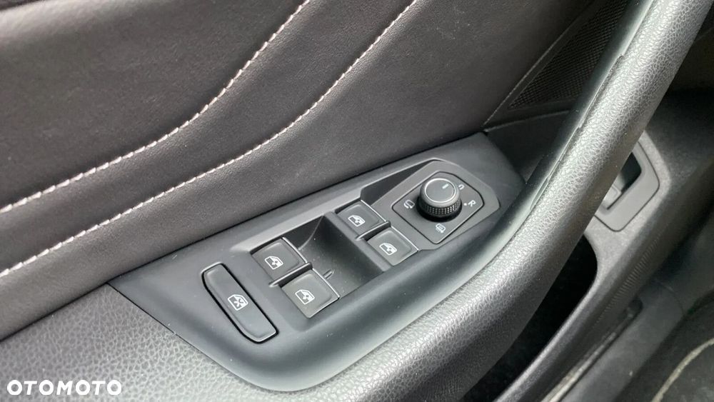 Volkswagen Arteon 2.0 TDI R-Line DSG - 22