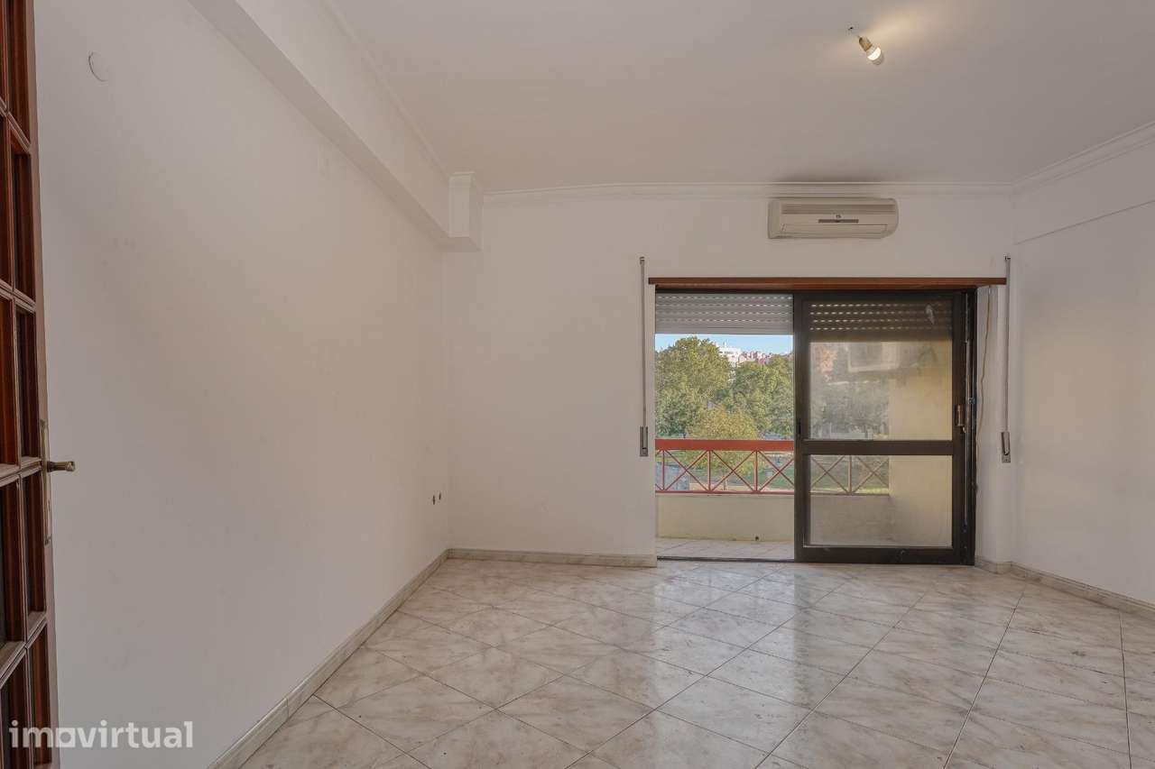 T3 remodelado na Baixa da Banheira — Praceta dos Algarvios - Grande imagem: 2/24