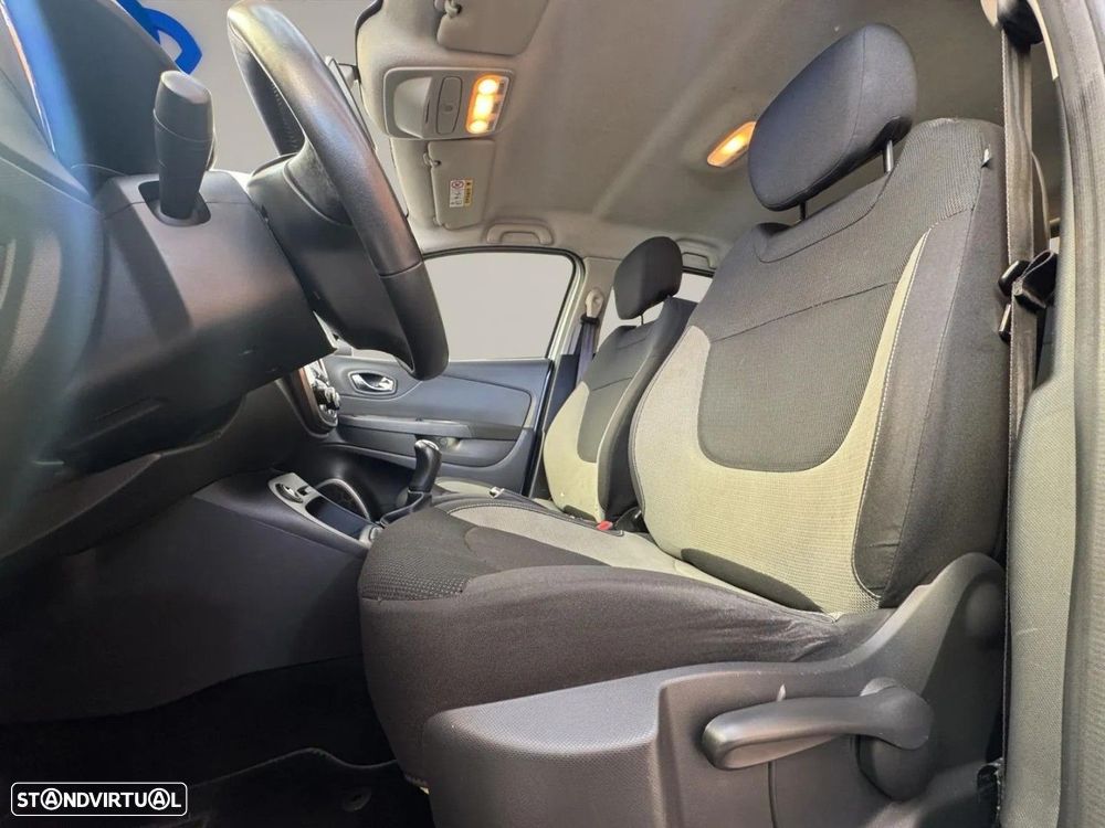 Renault Captur 1.5 dCi - 17
