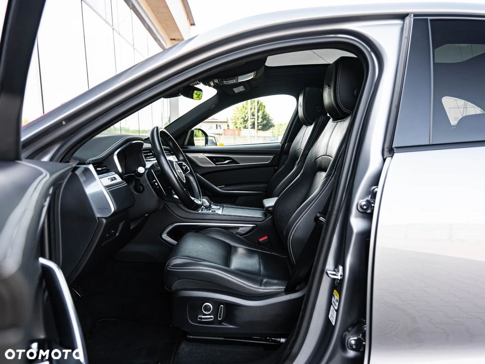 Jaguar F-Pace D200 AWD R-Dynamic S - 24