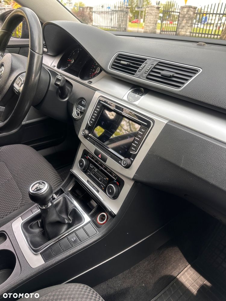Volkswagen Passat 2.0 Blue TDI SCR Comfortline - 26